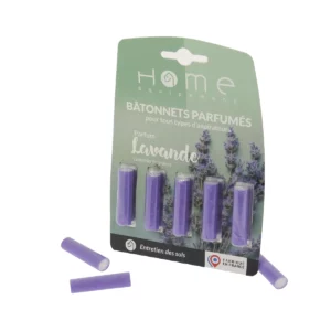Cette photo montre les bâtonnets désodorisants parfum Lavande de la marque Home Equipement, par 5 pour aspirateur. On y voit également le packaging du produit.