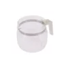 Cette photo nous montre la verseuse de couleur blanche sans couvercle pour cafetière dans son ensemble, vue de 3/4 face
