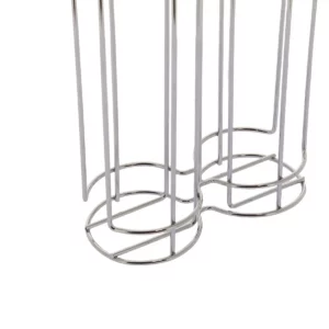 La photo nous montre le bas de la tour de rangement pour dosettes de la marque Home Equipement, en vue zoomée