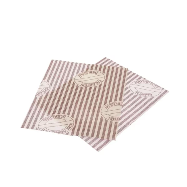 Sur cette photo, nous voyons les deux filtres anti-graisse avec indicateur de saturation présents dans ce kit de filtres pour friteuse Home Equipement. Les deux filtres sont vus dans leur ensemble