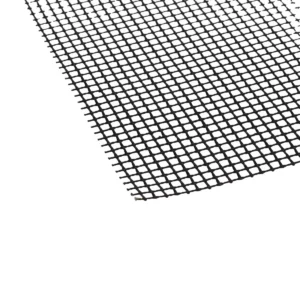 Nous voyons sur cette photo un agrandissement de la grille de cuisson réutilisable de la marque Home Equipement