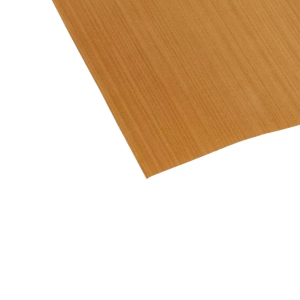 Sur cette photo, nous voyons un agrandissement de la feuille de cuisson réutilisable marron de la marque Home Equipement