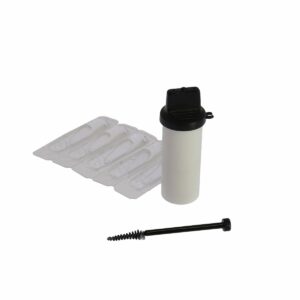 Sur cette photo, on peut voir les différents produits du kit d'entretien pour fer à repasser : une gomme détachante, une brossette au premier plan et 5 pipettes anti-tartre à l'arrière. Les produits sont vus dans leur ensemble
