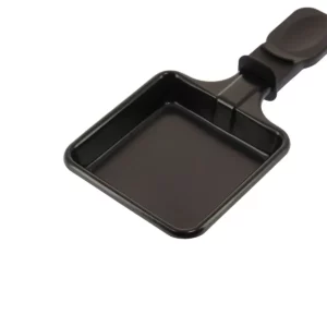 Nous voyons sur cette photo une vue agrandie de la coupelle à raclette carré de la marque Home Equipement